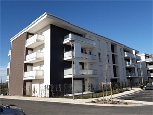 parking externe à la location -   84200  CARPENTRAS, surface 10 m2 location parking externe - UBI458465243